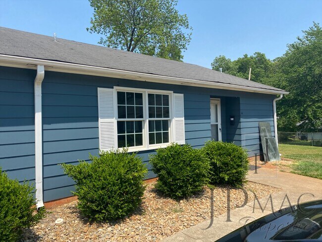 Foto del edificio - 16 Simmons Ct