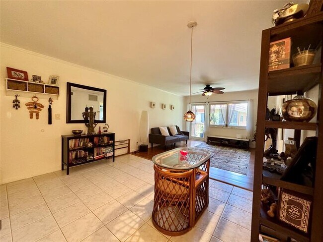 Foto del edificio - 136 NE 19th Ct