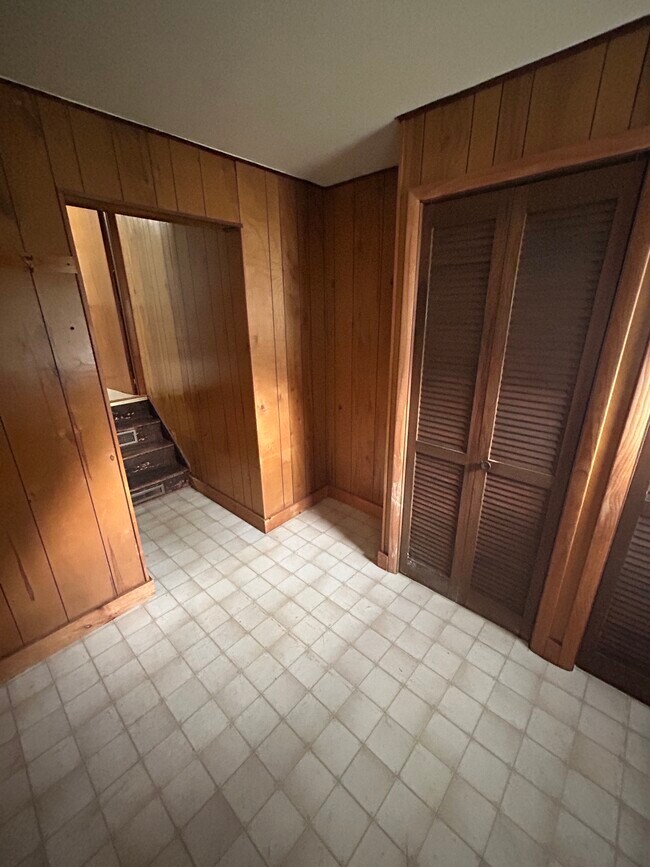 Cuarto de barro - 1118 Kellogg Ave