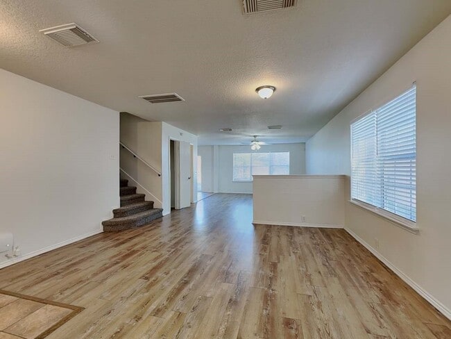 Foto del edificio - 4811 Russet Trail Ct