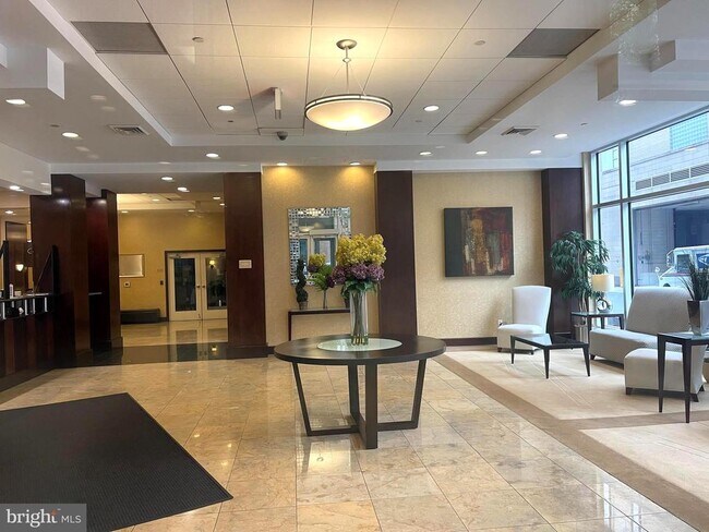 Foto del edificio - 1020 N Highland St