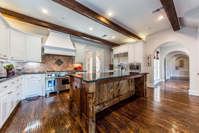 Building Photo - 904 Thornbury Ct
