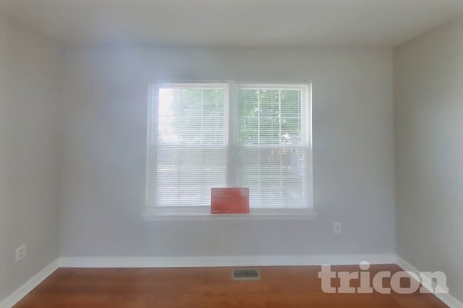 Building Photo - 1206 Primrose Ln