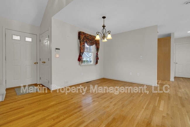 Photo - 319 Stearns St Apartment