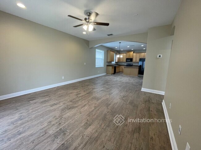 Building Photo - 411 Thicket Crest Rd
