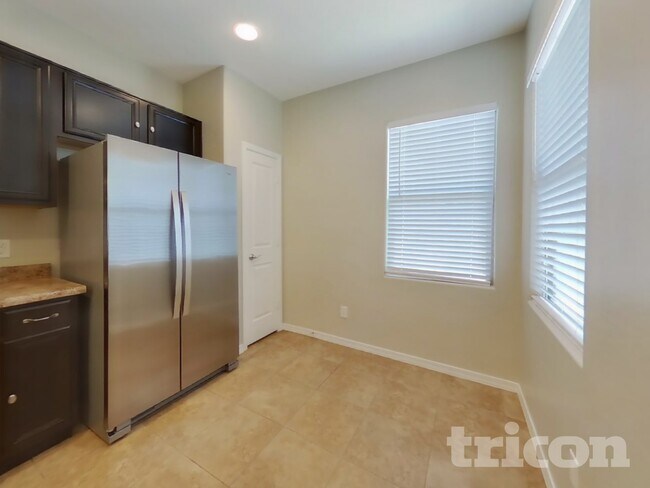 Foto del edificio - 723 W Dana Dr