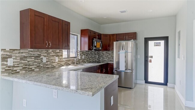 Foto del edificio - 2190 NW 96th Terrace
