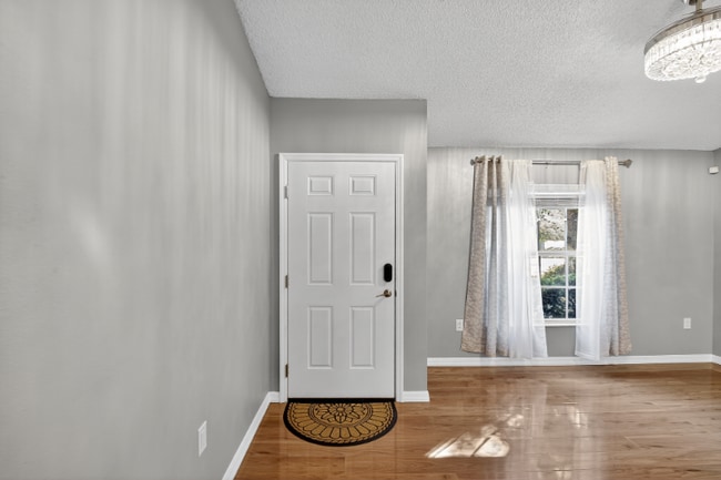 Photo - 4 Starling Dr House