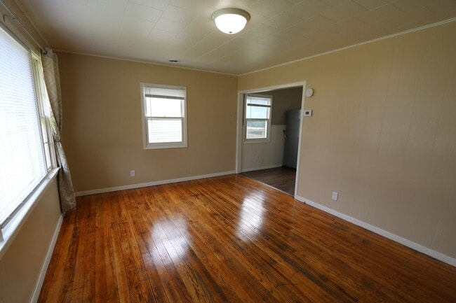 Building Photo - 2407-2407 Flint Hills Dr