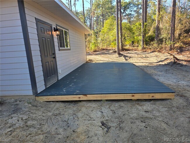 Building Photo - 748 N Heathrow Dr