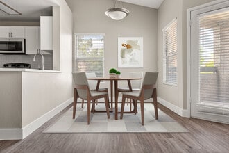 Building Photo - Solis at Flamingo