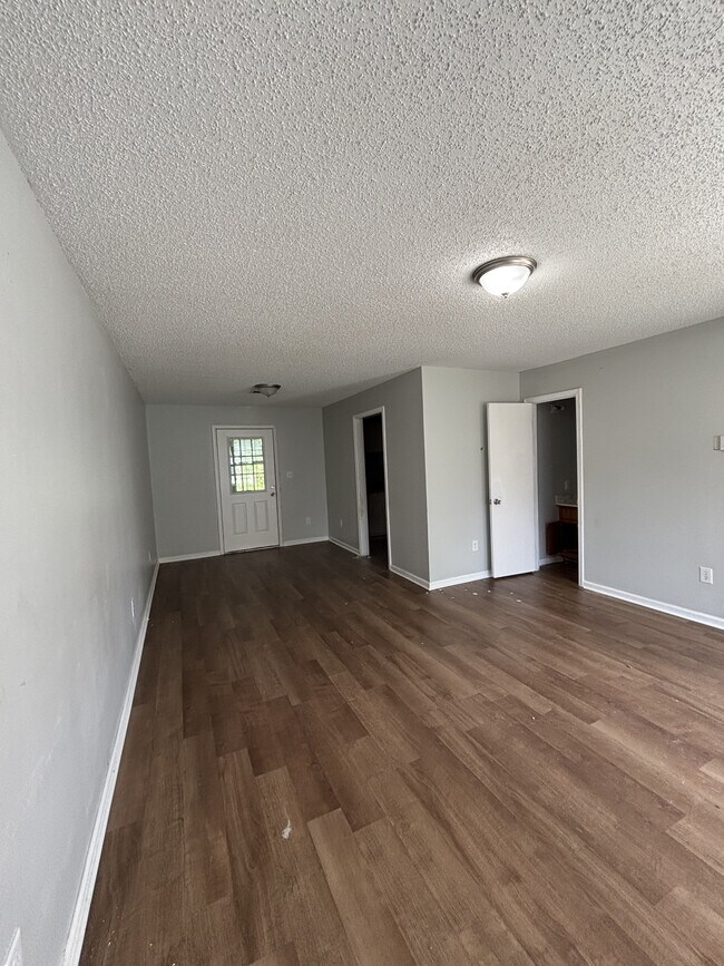 Foto del edificio - 269 Adkins Cir