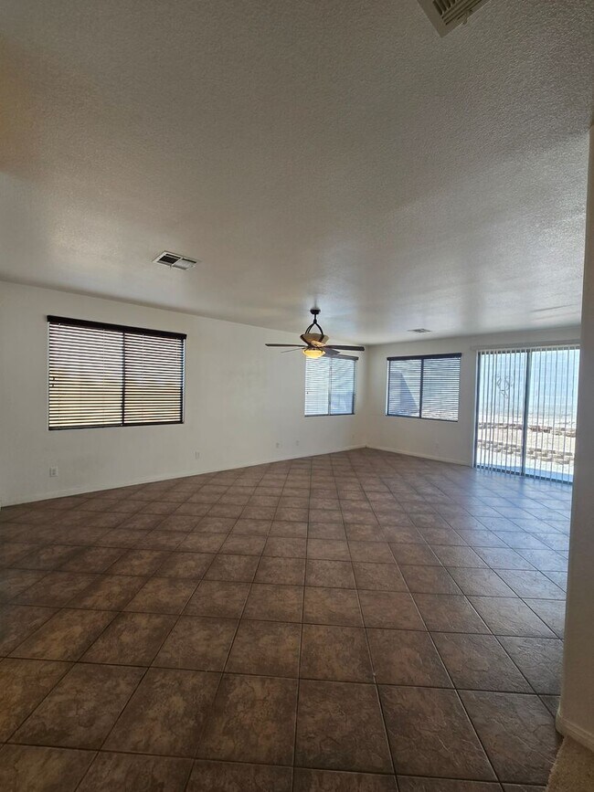 Building Photo - 9164 Craven Ave