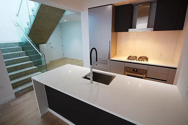 Foto del edificio - 540 W 49th St