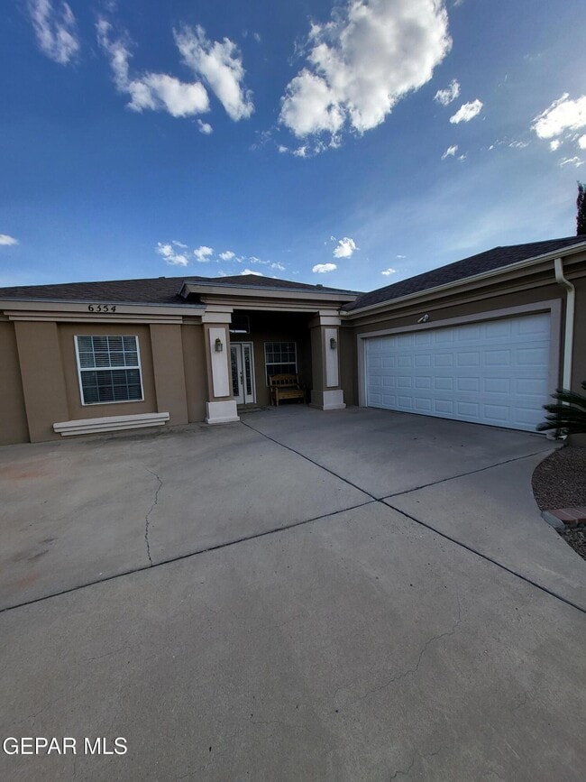 Foto del edificio - 6354 Franklin View Dr