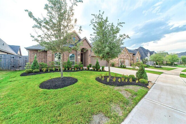 Foto del edificio - 3830 Lake Falls Dr