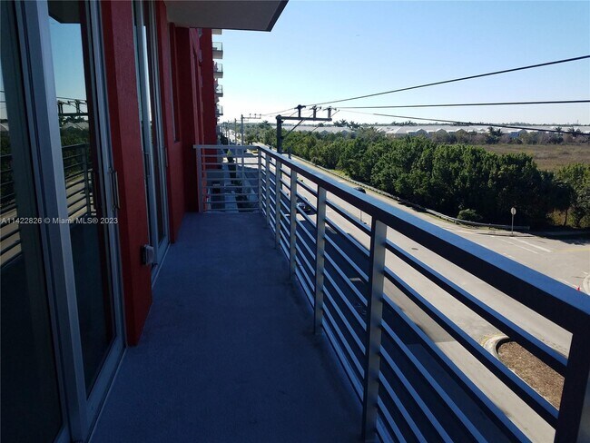 Foto del edificio - 7875 NW 107th Ave