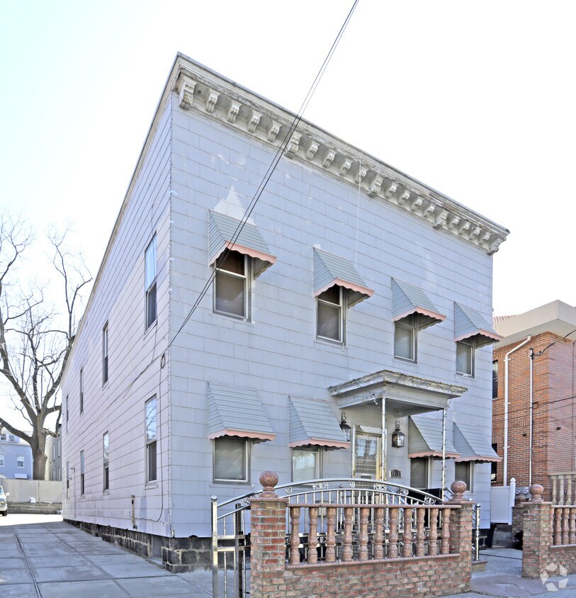 Primary Photo - 18-31 124th St