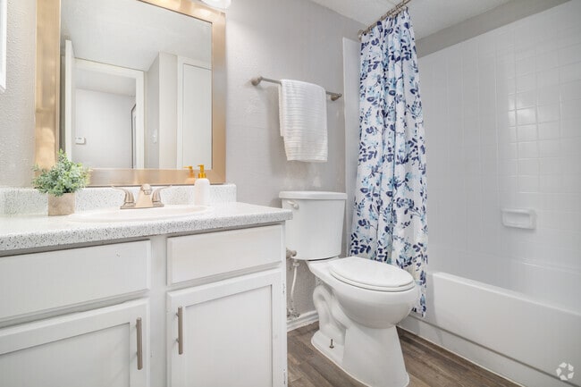 1BR, 1BA - 655SF Bathroom - City Crest Apartments