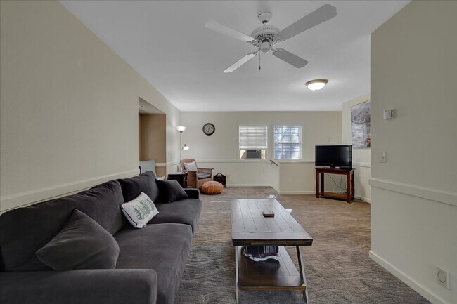 Foto del edificio - 21740 Homestead Rd