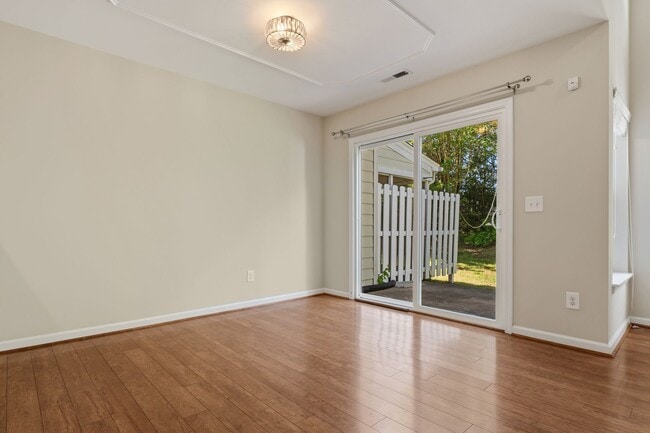 Foto del edificio - 3 Bedroom Townhouse in Braddock Park Community - Available May 1!