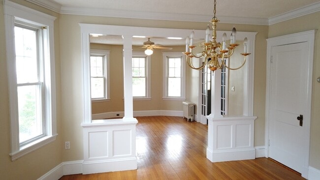 Building Photo - 111 E Elm Ave