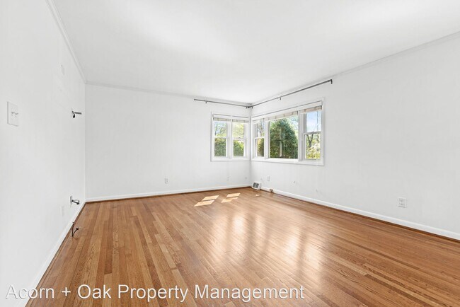 Foto del edificio - 3 br, 2 bath House - 309 Latimer Rd