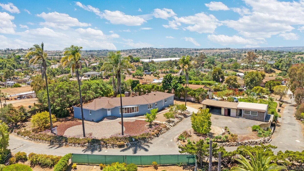 Primary Photo - 2530 Pruett Dr