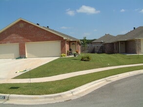 Building Photo - 942 Terry Trail