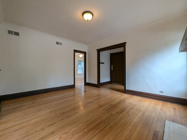 Foto del edificio - 2659 N Saint Louis Ave