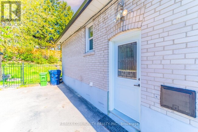 Building Photo - 28 Benhur Crescent