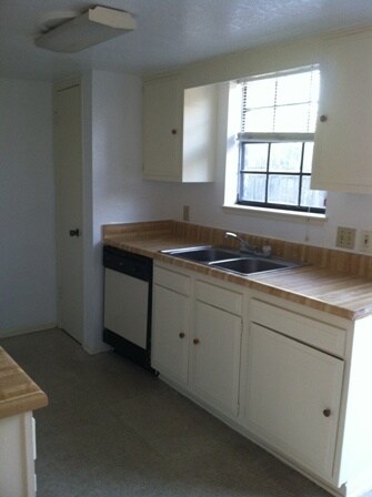 Building Photo - 2700 N 16th St