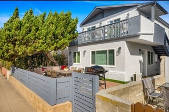 Building Photo - 836 Island Ct