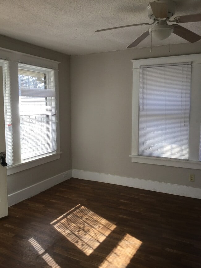 Foto del edificio - 1 Bedroom, 1 Bathroom Near UOM and Echles St