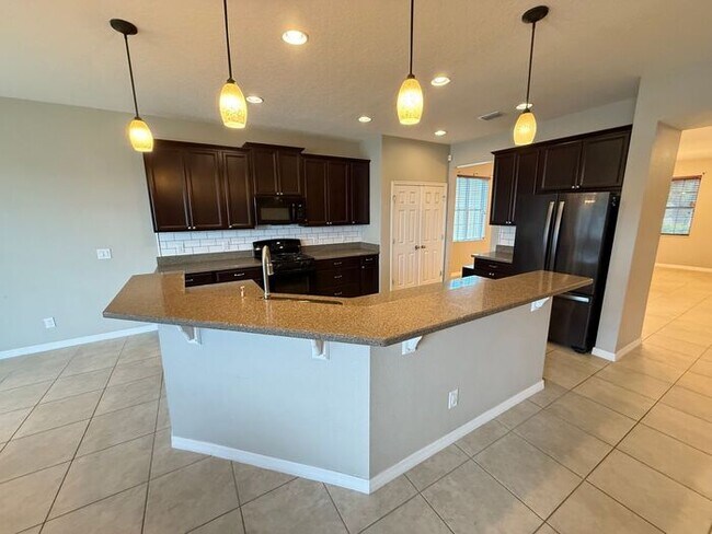 Foto del edificio - 5/3 Near Clermont -$500 OFF THE FIRST MONTH'S RENT