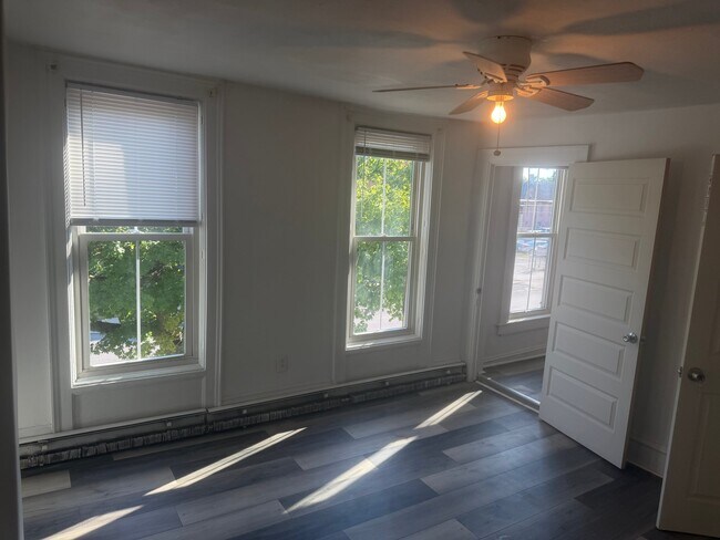 Building Photo - 413 South St