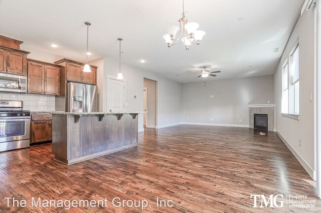 Building Photo - 3 br, 2.5 bath House - 3536 NE Spruce Drive