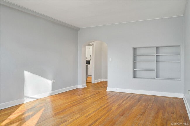 Building Photo - 212 Larchmont Acres