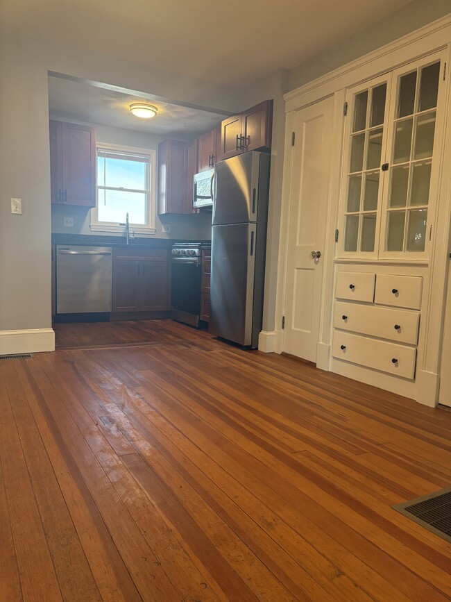 Building Photo - 12 Madison Ave