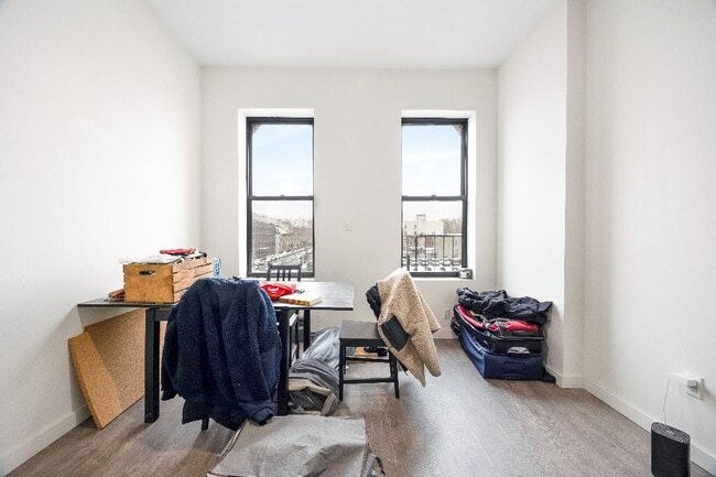 Building Photo - 951 Wyckoff Ave