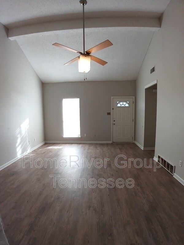 Building Photo - 5558 Oak Branch Cir N