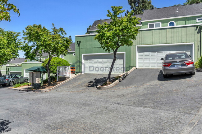 Building Photo - 3725 Clayton Rd