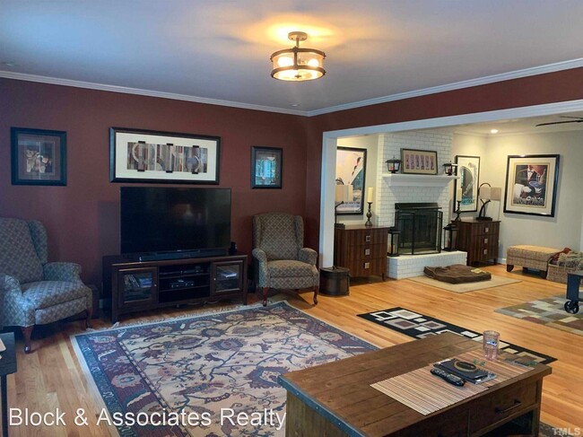 Building Photo - 4 br, 3 bath House - 1905 Hillock Dr