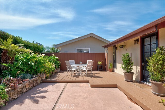 Building Photo - 998 Oriole Dr