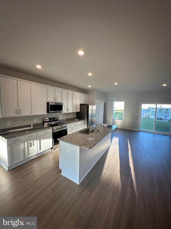 Foto del edificio - 29 Trotting Rd