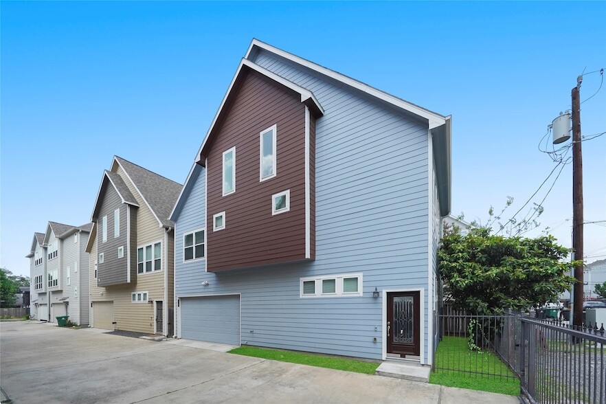 Photo - 724 Link Road Unit