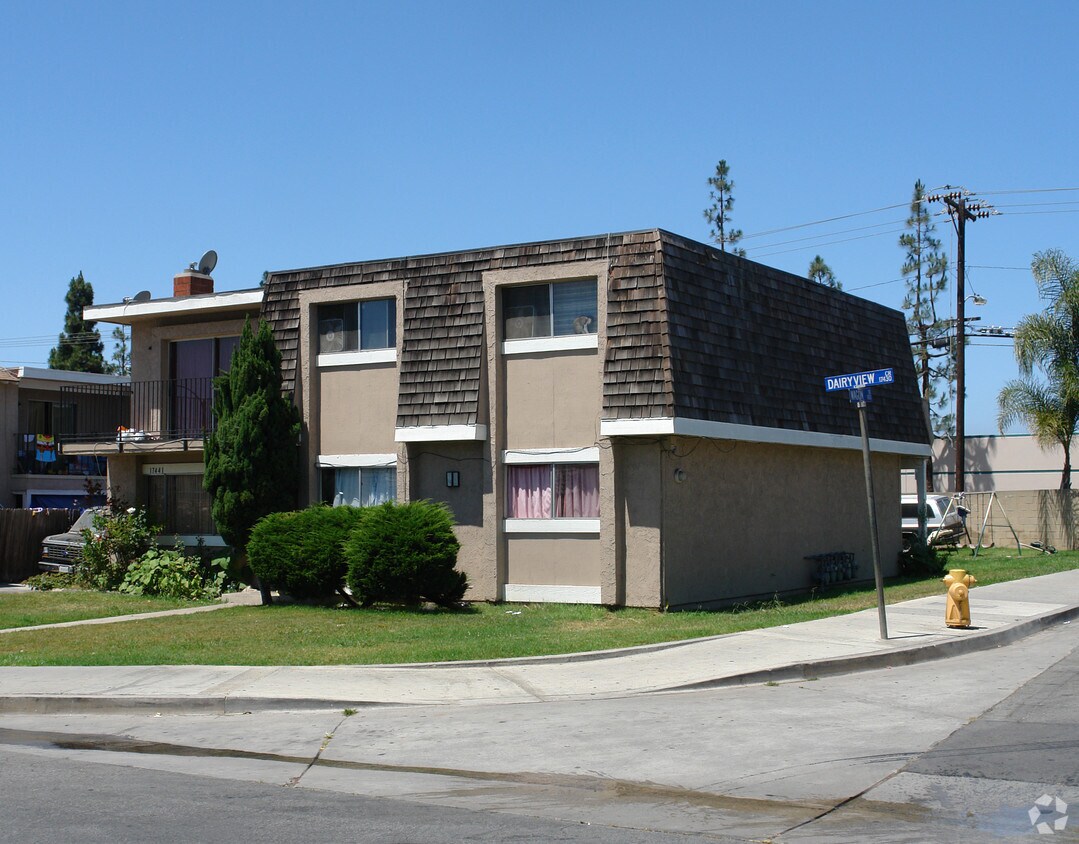 Primary Photo - 17441 Dairyview Cir