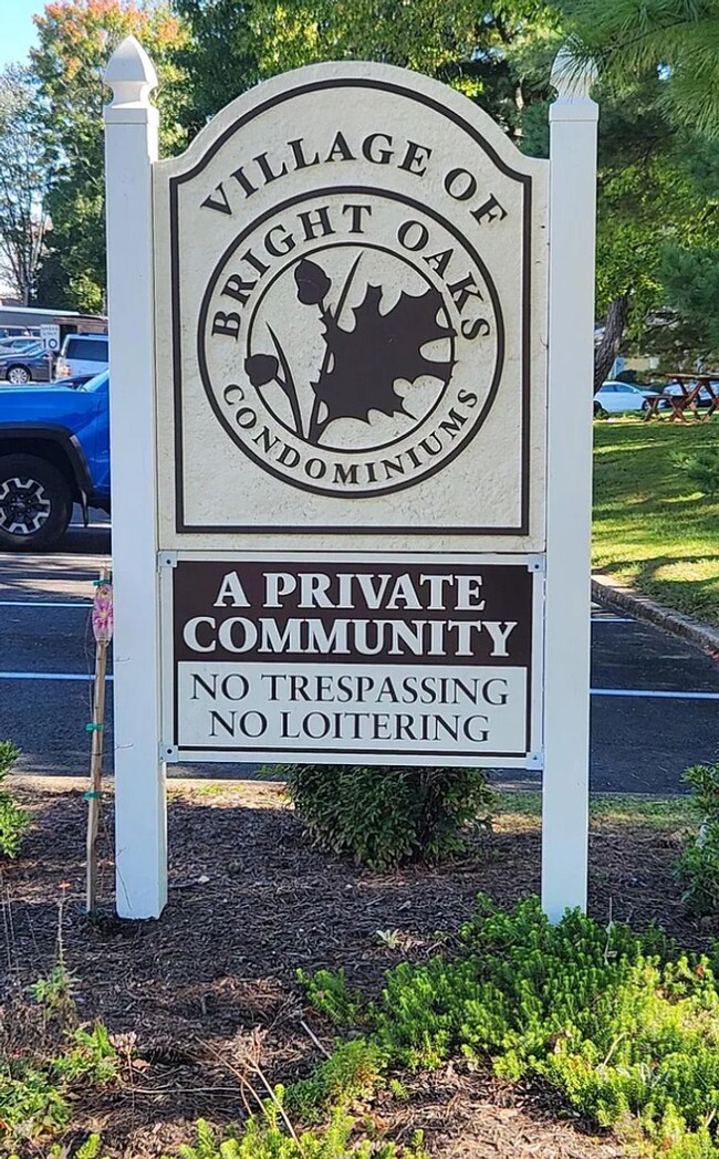 Photo - 2-Bedroom Condo with Patio & Pool Access i...