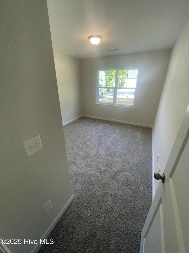 Foto del edificio - 618 Walnut Dr