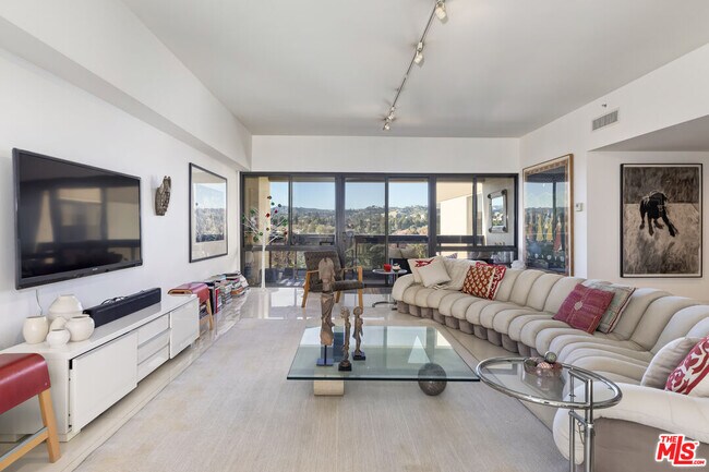 Foto del edificio - 10445 Wilshire Blvd